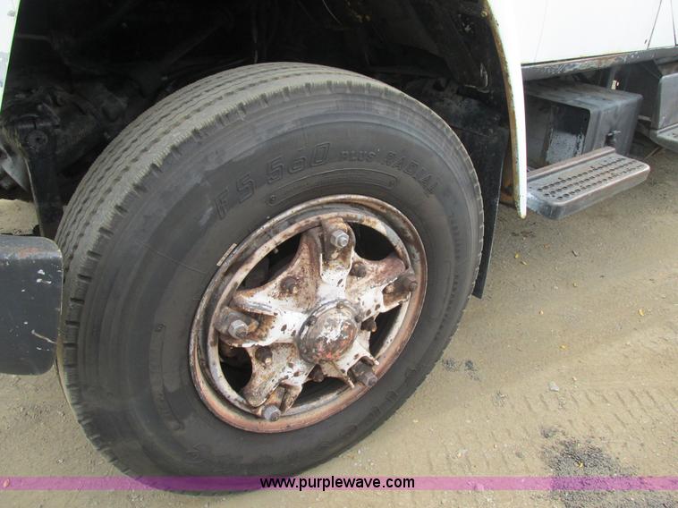 image for item K5174 1989 International 1754 Crew Cab flatbed truck