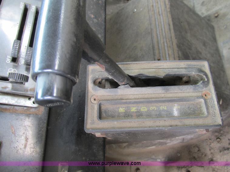 image for item K5174 1989 International 1754 Crew Cab flatbed truck