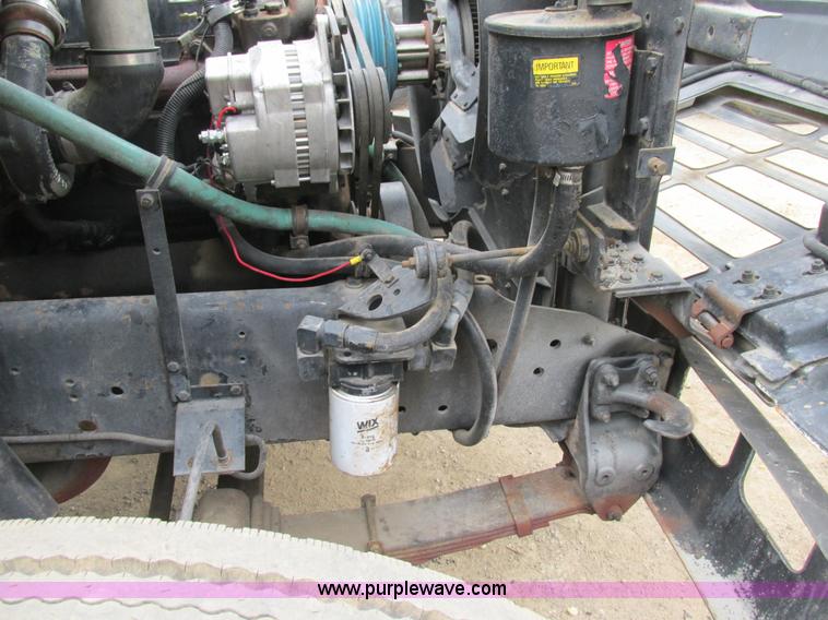 image for item K5174 1989 International 1754 Crew Cab flatbed truck