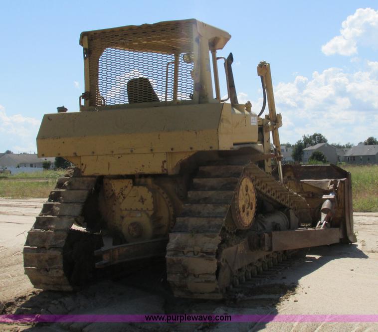 image for item K5178 1988 Caterpillar D6H dozer