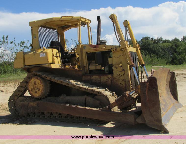 image for item K5178 1988 Caterpillar D6H dozer