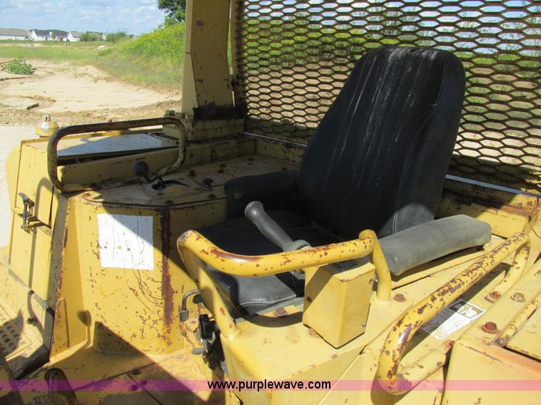 image for item K5178 1988 Caterpillar D6H dozer