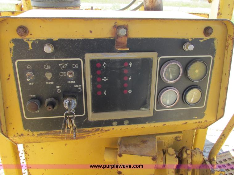 image for item K5178 1988 Caterpillar D6H dozer