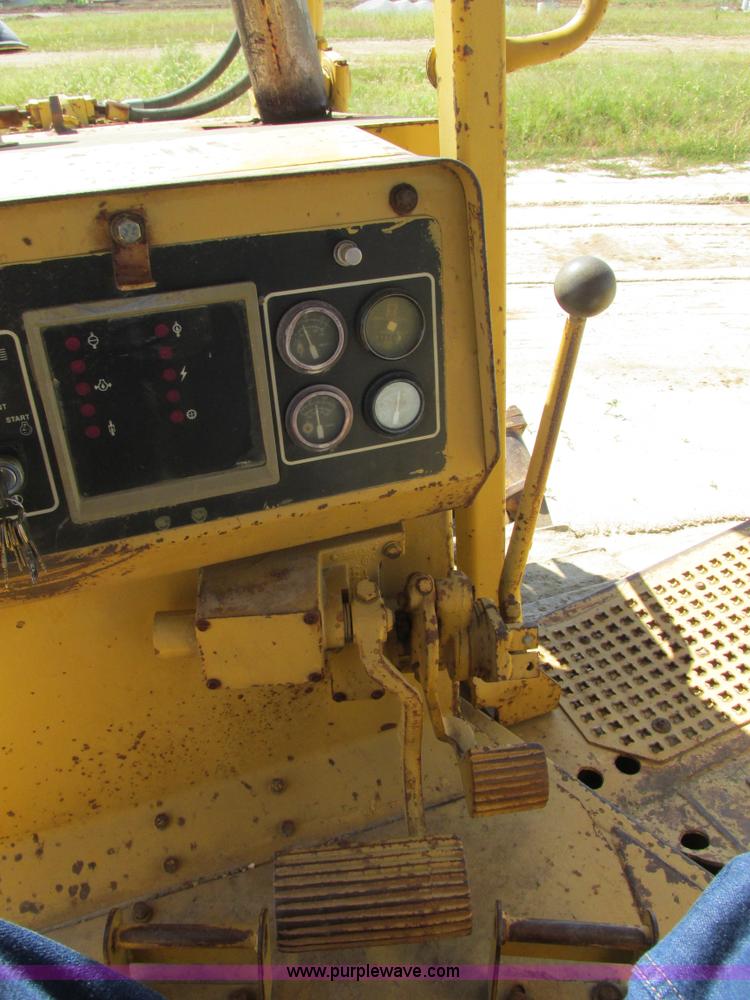 image for item K5178 1988 Caterpillar D6H dozer