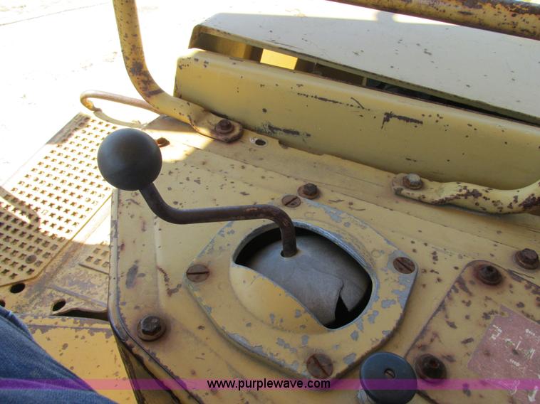 image for item K5178 1988 Caterpillar D6H dozer