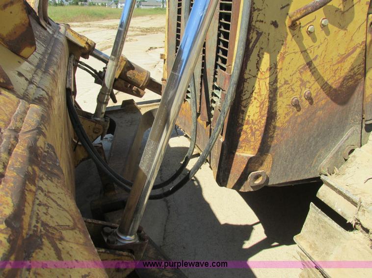 image for item K5178 1988 Caterpillar D6H dozer