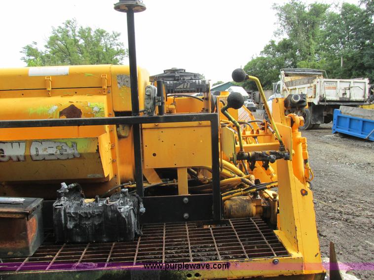 image for item K5181 Lee Boy L8500T low deck paver
