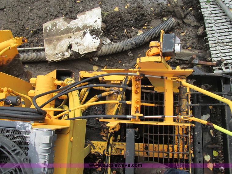 image for item K5181 Lee Boy L8500T low deck paver