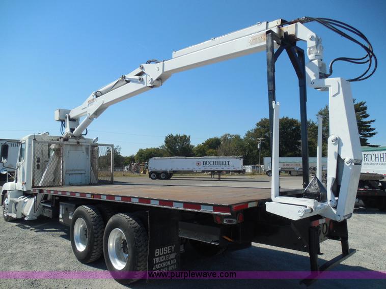 image for item K7529 2001 Freightliner CST120 crane truck