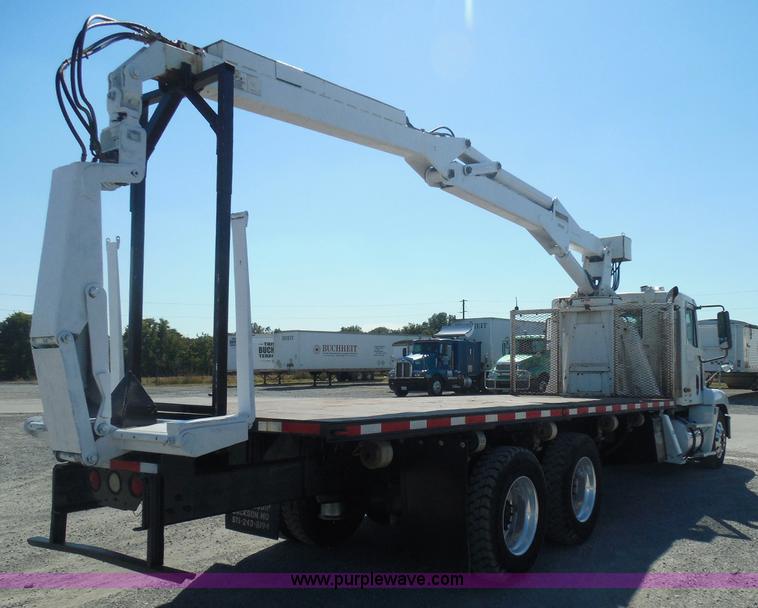 image for item K7529 2001 Freightliner CST120 crane truck