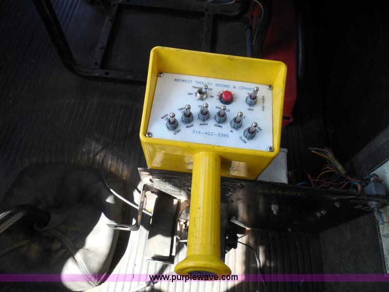 image for item K7529 2001 Freightliner CST120 crane truck