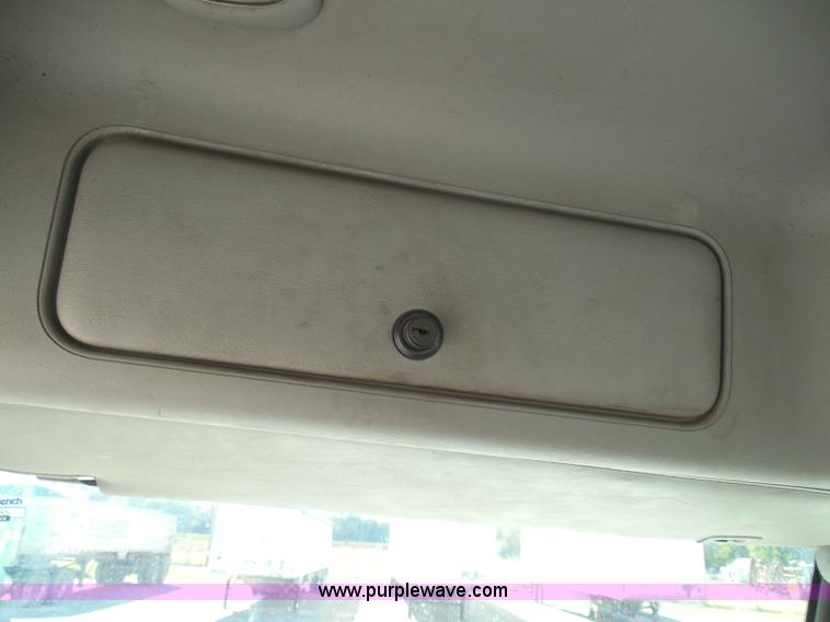 image for item K7529 2001 Freightliner CST120 crane truck