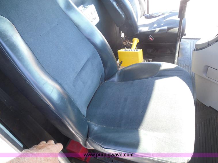 image for item K7529 2001 Freightliner CST120 crane truck