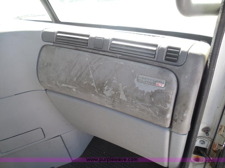 image for item K7529 2001 Freightliner CST120 crane truck