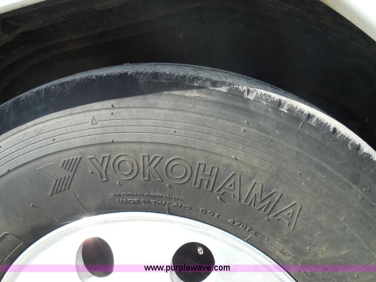 image for item K7529 2001 Freightliner CST120 crane truck