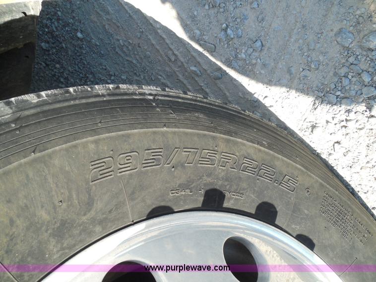 image for item K7529 2001 Freightliner CST120 crane truck