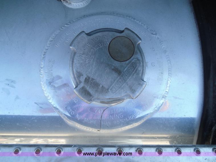 image for item K7529 2001 Freightliner CST120 crane truck