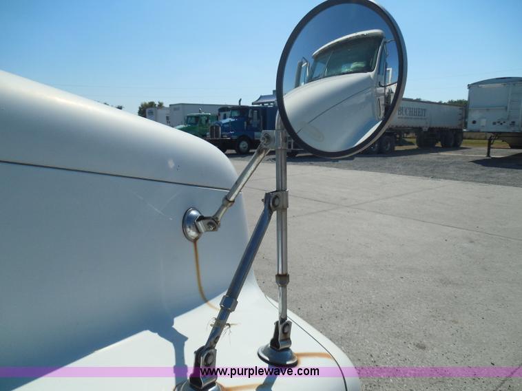 image for item K7529 2001 Freightliner CST120 crane truck