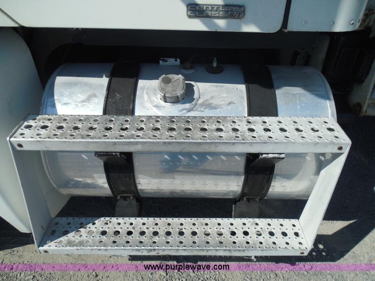 image for item K7529 2001 Freightliner CST120 crane truck