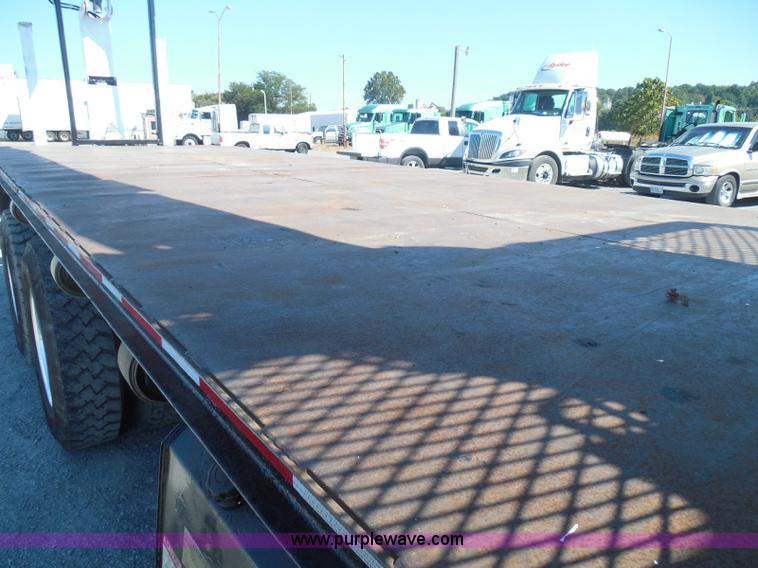 image for item K7529 2001 Freightliner CST120 crane truck