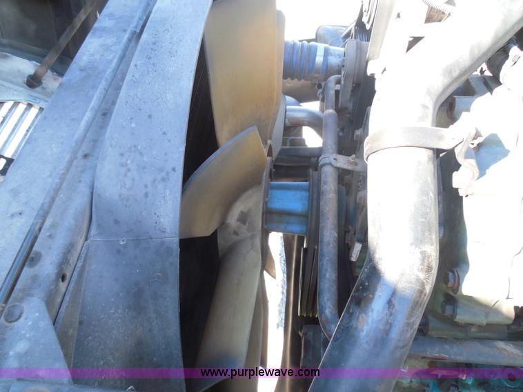 image for item K7529 2001 Freightliner CST120 crane truck