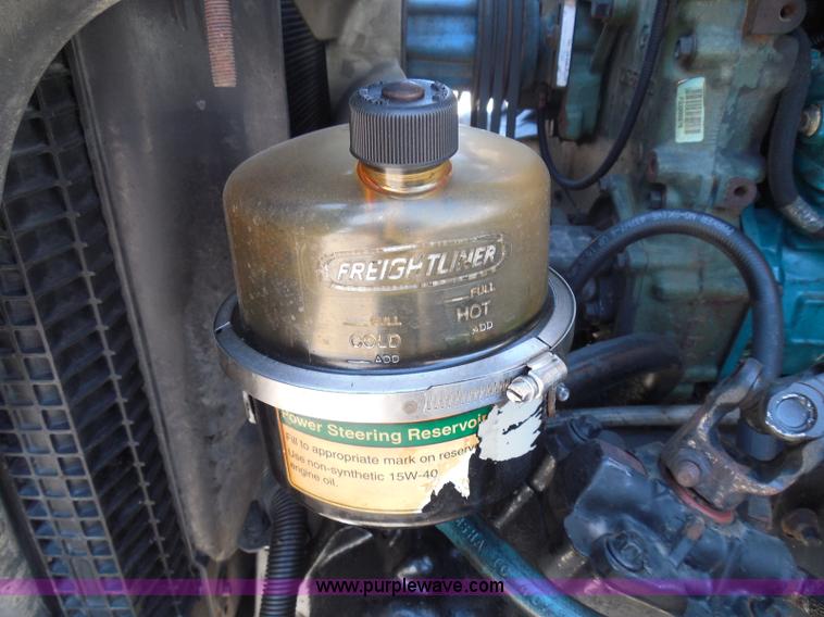 image for item K7529 2001 Freightliner CST120 crane truck