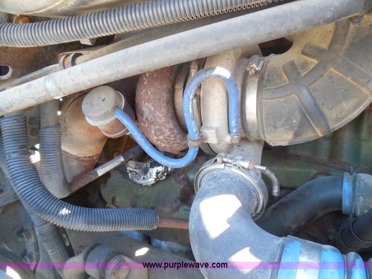 image for item K7529 2001 Freightliner CST120 crane truck