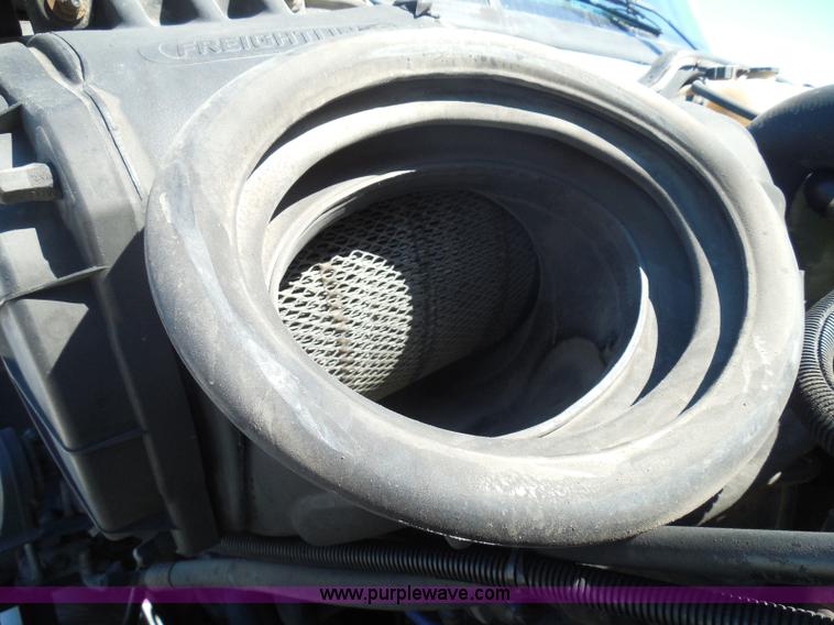 image for item K7529 2001 Freightliner CST120 crane truck