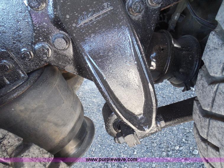 image for item K7529 2001 Freightliner CST120 crane truck