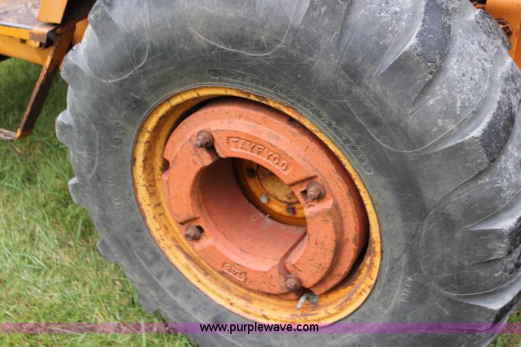 image for item L2250 1977 Case 580C-CK landscape tractor