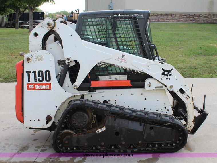 image for item L2258 2011 Bobcat T190 skid steer