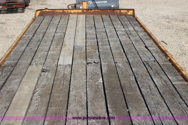 image for item L2261 1998 Redi Haul equipment trailer