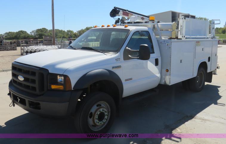 image for item L2283 2007 Ford F550 Super Duty service truck with crane