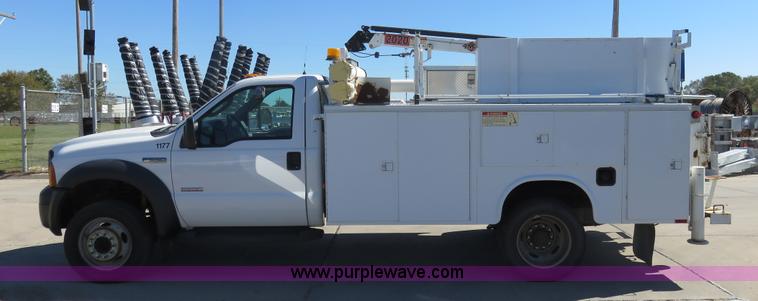 image for item L2283 2007 Ford F550 Super Duty service truck with crane