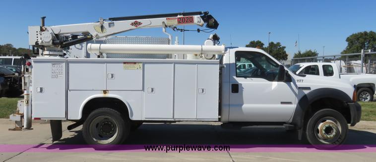image for item L2283 2007 Ford F550 Super Duty service truck with crane