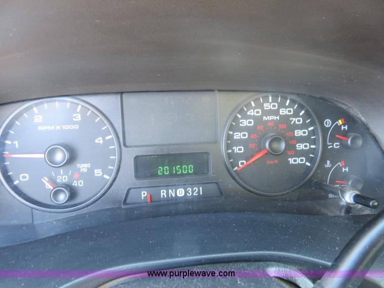 image for item L2283 2007 Ford F550 Super Duty service truck with crane