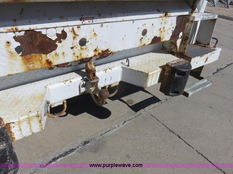 image for item L2283 2007 Ford F550 Super Duty service truck with crane