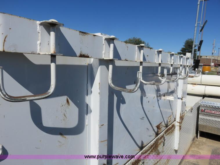 image for item L2283 2007 Ford F550 Super Duty service truck with crane