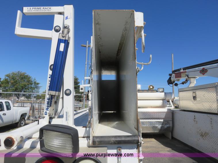 image for item L2283 2007 Ford F550 Super Duty service truck with crane