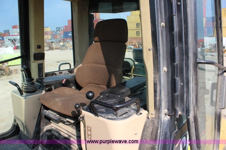 image for item L2292 2002 Caterpillar 963C track loader