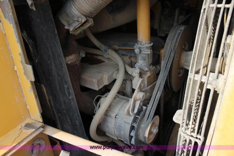 image for item L2292 2002 Caterpillar 963C track loader