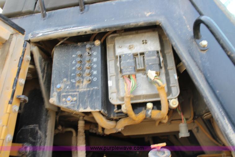 image for item L2292 2002 Caterpillar 963C track loader