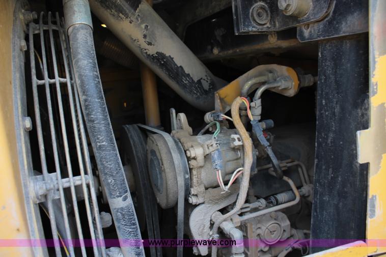 image for item L2292 2002 Caterpillar 963C track loader