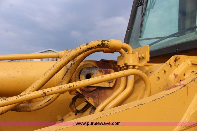 image for item L2292 2002 Caterpillar 963C track loader