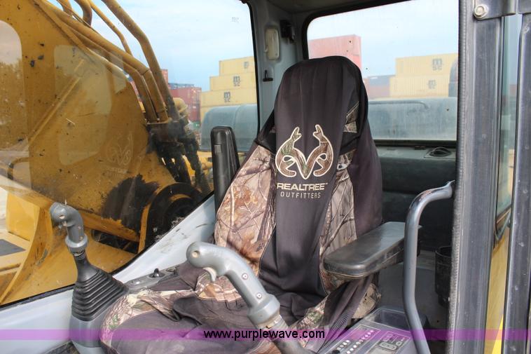 image for item L2293 2006 Komatsu PC400LC-7 excavator