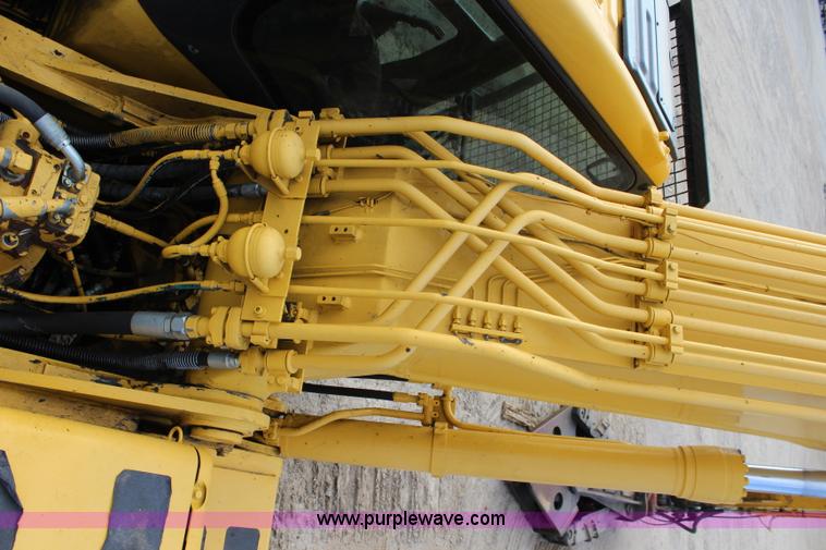 image for item L2293 2006 Komatsu PC400LC-7 excavator