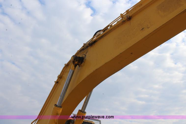 image for item L2293 2006 Komatsu PC400LC-7 excavator