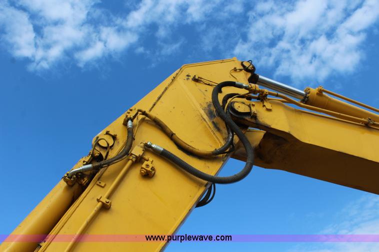 image for item L2293 2006 Komatsu PC400LC-7 excavator