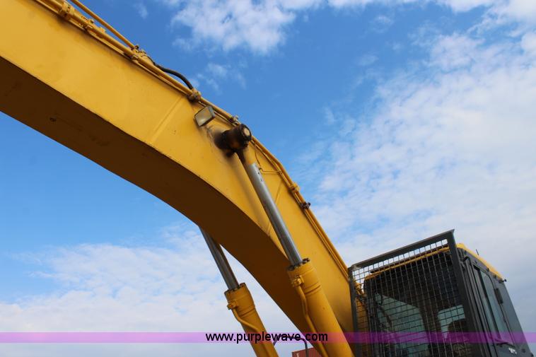 image for item L2293 2006 Komatsu PC400LC-7 excavator