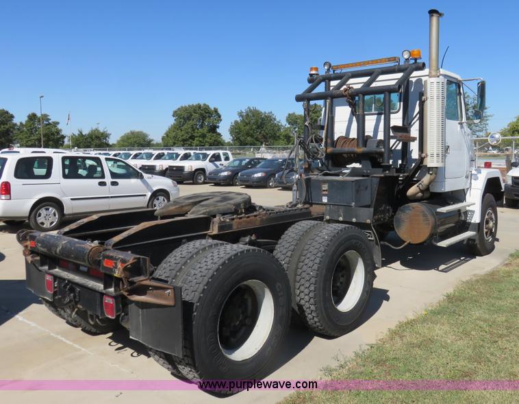 image for item L2328 1994 GMC Autocar semi truck